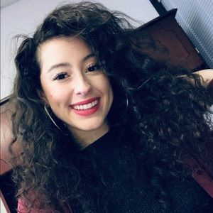 Meet your Posher, Crystal